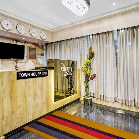 Townhouse Oak Hotel Vaibhav Surat Eksteriør bilde